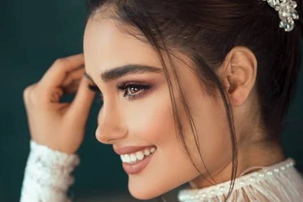 نمونه کارهای میکاپ عروس سالن زیبایی پریسا بابایی