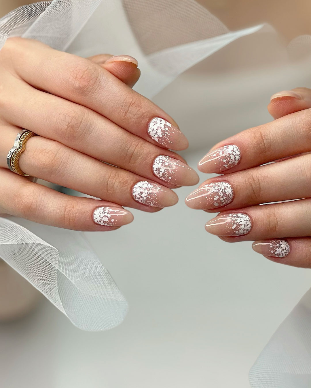 کاشت و طراحی ناخن